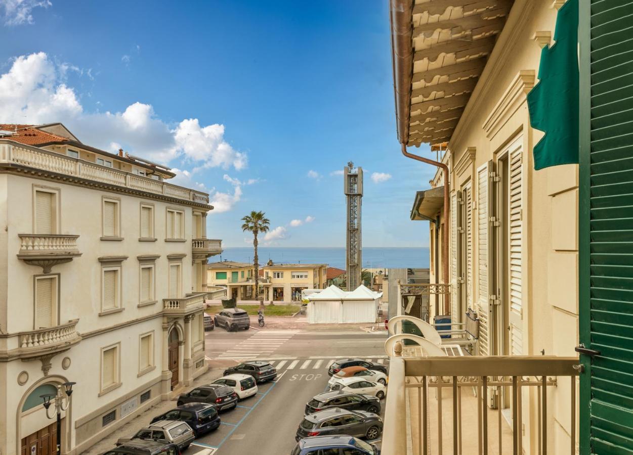 Hotel Stella Del Mare ヴィアレッジョ エクステリア 写真