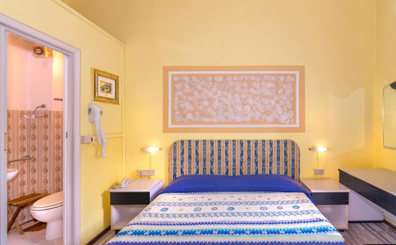 Hotel Stella Del Mare ヴィアレッジョ エクステリア 写真