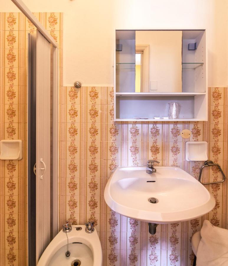 Hotel Stella Del Mare ヴィアレッジョ エクステリア 写真